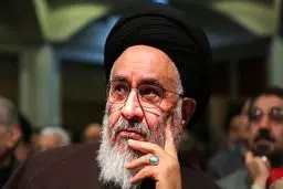 دکتر شفیعی‌کدکنی مفاخر ادبی ایران هستند؛ چه کسی باور می‌کند کتاب ایشان با مشکل مواجه شود؟