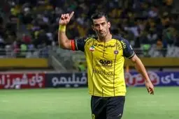 احسان حاج صفی قرارداد جدید امضا کرد