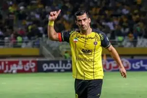 احسان حاج صفی قرارداد جدید امضا کرد