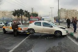 برخورد شدید کامیونت با ۱۲ خودرو در تهرانپارس
