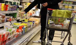 قیمت کالاهای اساسی امروز جمعه ۵ دی ۱۴۰۴/ تن ماهی و رب گوجه فرنگی گران شد + جدول