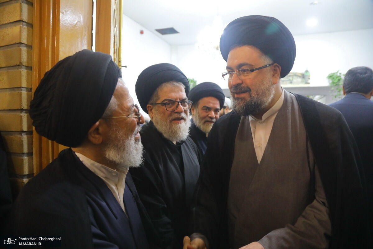 نوه امام خمینی در مراسم بزرگداشت آیت‌الله شبیری زنجانی + عکس