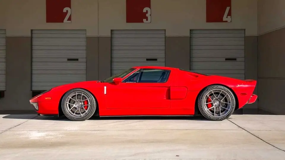 خودروی کمیاب بازیگر محبوب به فروش می‌رسد
