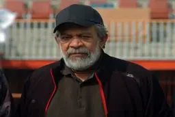 پورشیرازی با بوقچی می‌آید 