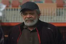 پورشیرازی با بوقچی می‌آید 