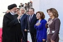 حمایت «کیهان» از احوالپرسی رئیسی با زنان بی‌حجاب سوری