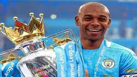 فرناندینیو اسطوره منچستر سیتی از دنیای فوتبال خداحافظی کرد
