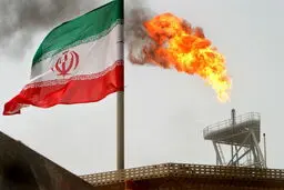ادعای رسانه آمریکایی: آمریکا محدودیت‌های بخش انرژی ایران را کاهش داد

