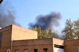 انبار پلاستیک سازمان انرژی در نوبنیاد آتش گرفت/ ویدئو