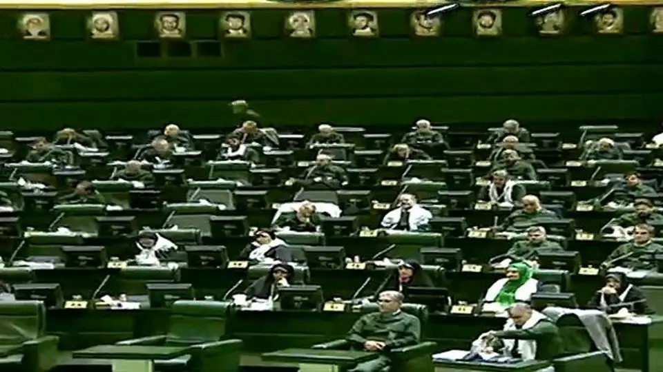 چند عکس از نمایندگان مجلس با لباس سپاه 