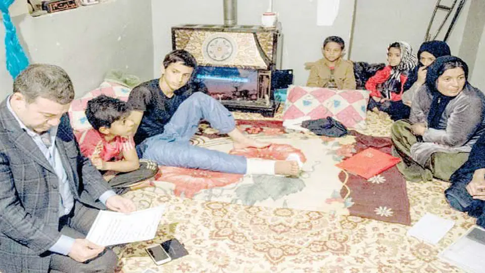 12 سال با دست‌های بی‌ادعا