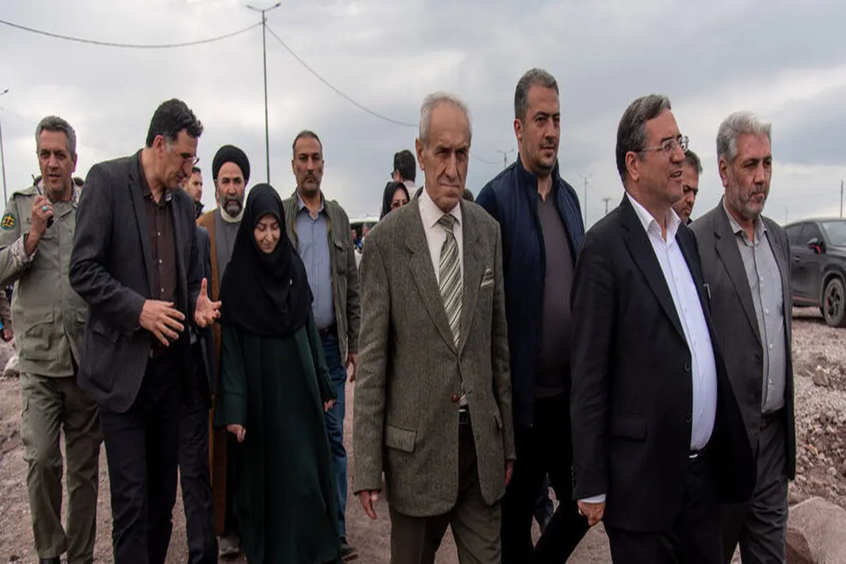 بازدید رئیس سازمان محیط زیست از دریاچه ارومیه + عکس