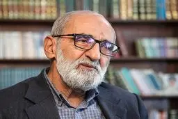 بسیاری از گزارش‌های سیاه و دروغ علیه نظام که در خارج از کشور مطرح می‌شود را از داخل می‌گیرند


