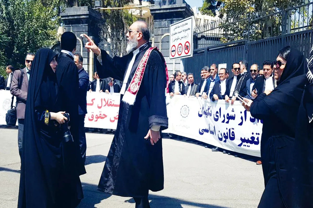 تجمعی با یک درخواست مشخص