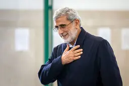 تصویری از سردار قاآنی در تجمع حامیان حجاب اجباری