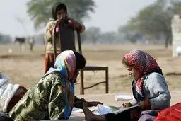 تحصیل با ارابه مرگ

