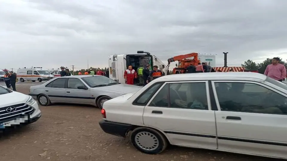 واژگونی اتوبوس در آزادراه کرج - تهران