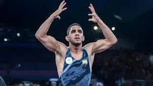 با اعلام اتحادیه جهانی کشتی؛ رحمان عموزاد مقتدر کشتی‌گیر ۲۰۲۵ شد