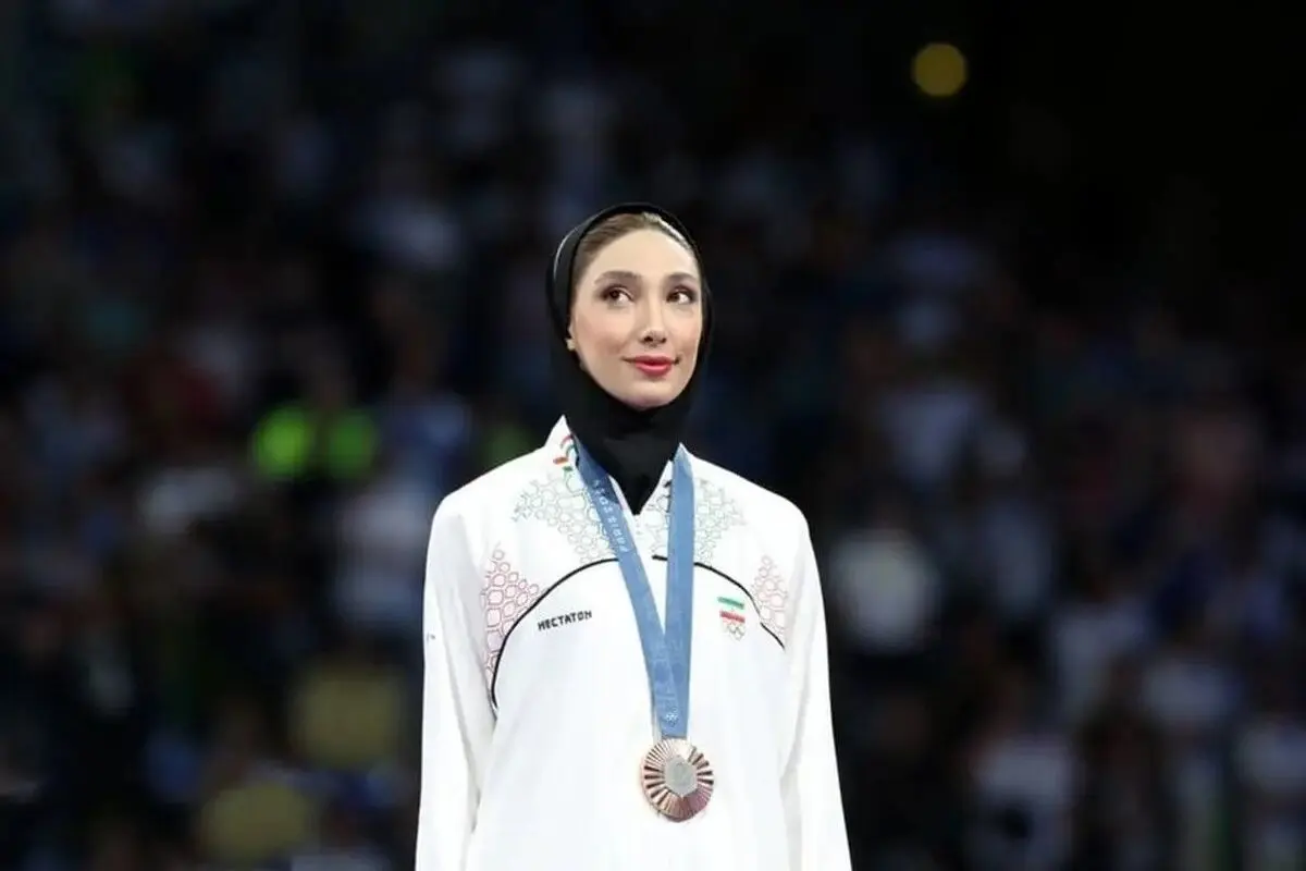  مبینا نعمت زاده اینستاگرام خود را بست
