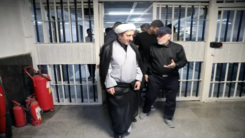 سرکشی معاون اول قوه قضاییه از وضعیت اسکان زندانیان زندان اوین در ندامتگاه زندان بزرگ