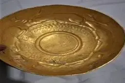 یک ادعا ۱۰۰ کیلوگرم طلا از دو قبر باستانی به سرقت برده شد