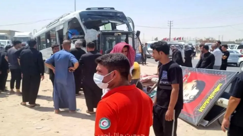 تصادف مینی‌بوس حامل زائران ایرانی و مصدومیت ۱۶ نفر

