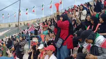 خوشحالی زنان حاضر در ورزشگاه آزادی بعد از گل نیمار به نساجی/ ویدئو
