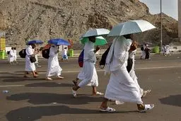 وضعیت هوای مدینه و مکه در هفته جاری؛ زائران مراقب گرما باشند
