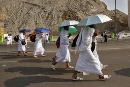 وضعیت هوای مدینه و مکه در هفته جاری؛ زائران مراقب گرما باشند
