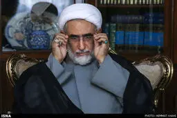 نه خودم کاندیدا هستم نه به نزدیکانم اجازه کاندیداتوری داده‌ام
