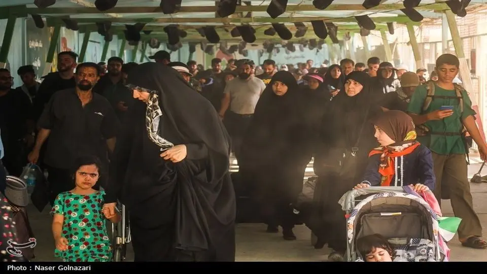ازدحام شدید زائران در مرز مهران/ مسئولان چاره‌اندیشی کنند

