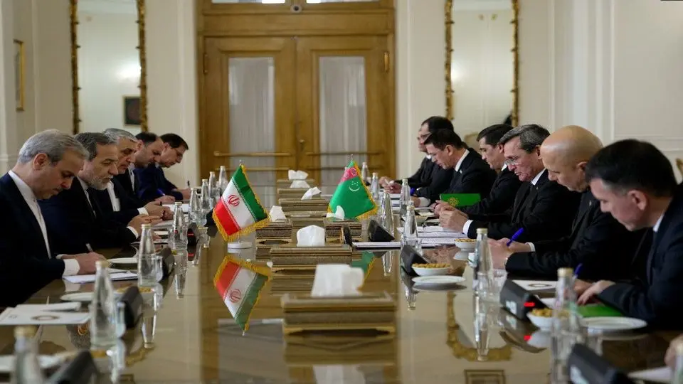 Iranian, Turkmenistan officials explore ways to expand economic cooperation