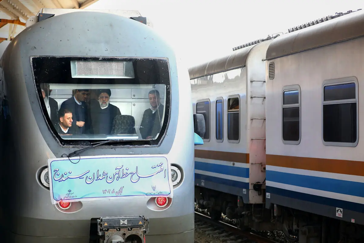 پاسخ روزنامه دولت به دستاوردسازی‌ها برای رئیسی؛ افتتاح پروژه‌ها در دولت روحانی «نمایشی» بود!

