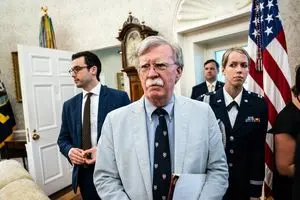 حمله ماموران FBI به خانه جان بولتون