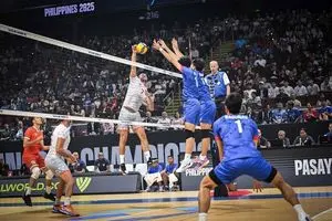 مسابقات جهانی والیبال با شکست میزبان شروع شد