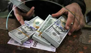 جدیدترین قیمت دلار ظهر امروز سه شنبه ۲۲ مهر ۱۴۰۴ اعلام شد / دلار عقب نشینی کرد