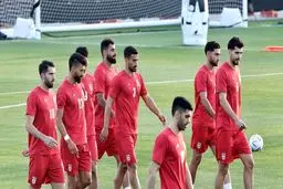 دیدار ایران مقابل انگلیس با لباس‌های قرمز 