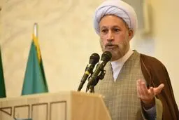 نباید در تحلیل مسائل جلوتر یا عقب‌تر از ولی فقیه باشیم