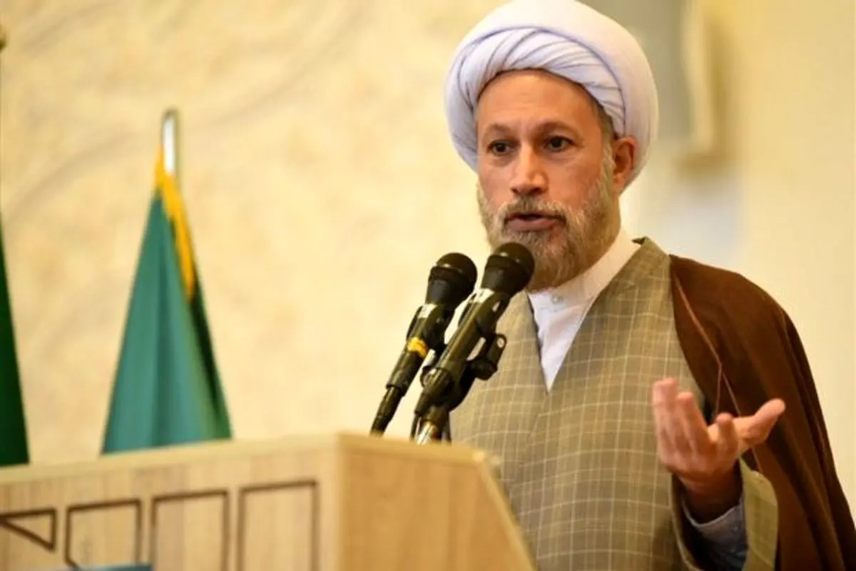نباید در تحلیل مسائل جلوتر یا عقب‌تر از ولی فقیه باشیم