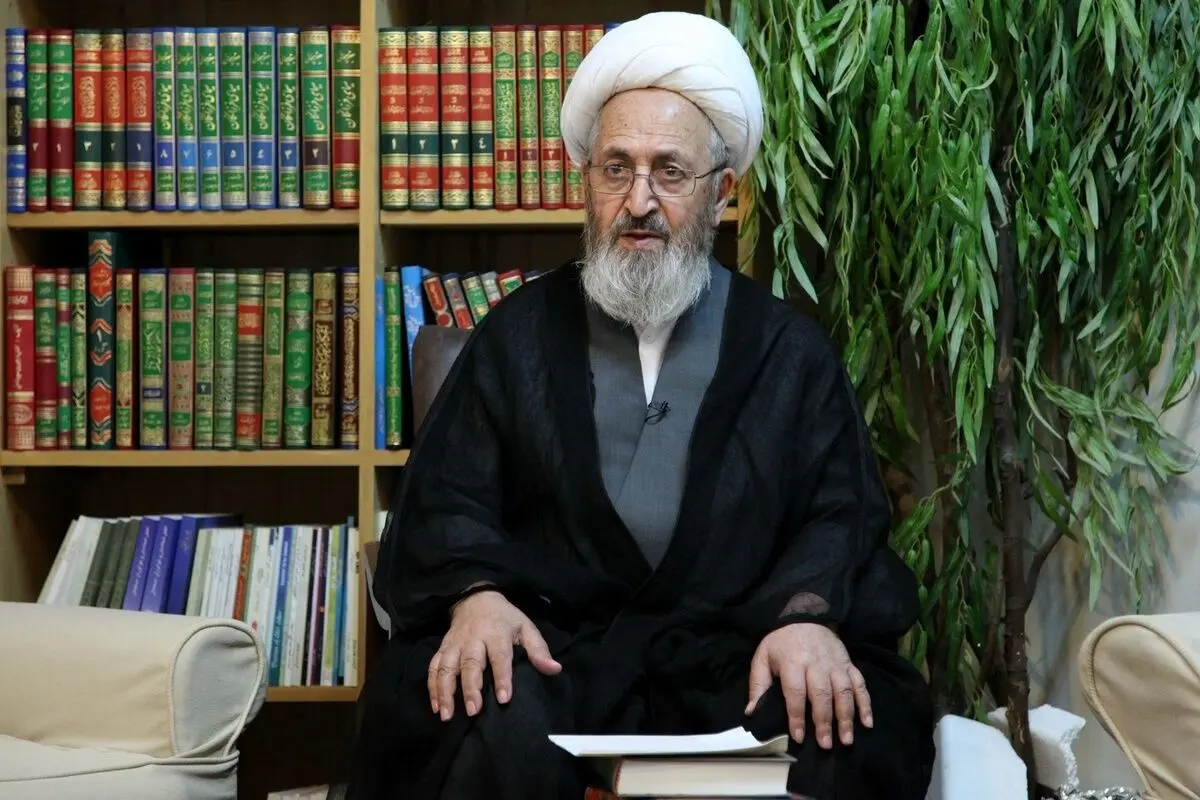 نماز را بر پیکر رهبر شهید چه کسی می‌خواند؟