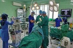 آغاز طراحی لباس جراحی اسلامی بیماران در اتاق عمل برای «رعایت حدود شرعی»
