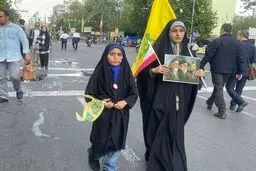 اعتراض شدید روزنامه اصولگرا از مصادره خیابان توسط تندروها / خیابان برای حمایت از تصمیمات نظام بود نه اینکه جای نظام تصمیم بگیرد