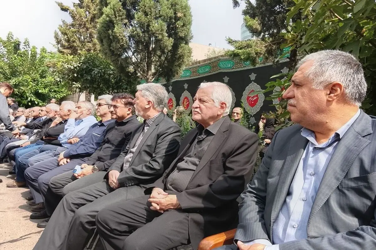 پیکر قاسم‌زاده تشییع شد + ویدیو نماز خاتمی 