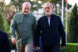 دفاع تمام قد روزنامه دانشگاه آزاد از قالیباف