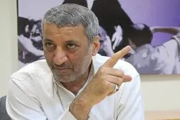 گمان نمی کنم روحانی و لاریجانی در انتخابات مجلس حاضر شوند/ اگر لاریجانی تاییدی از حاکمیت بگیرد شاید به صحنه ورود کند 