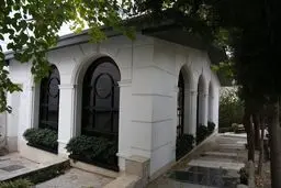 ماجرای فاتحه سرپایی در گران‌ترین قبرستان‌ ایران
