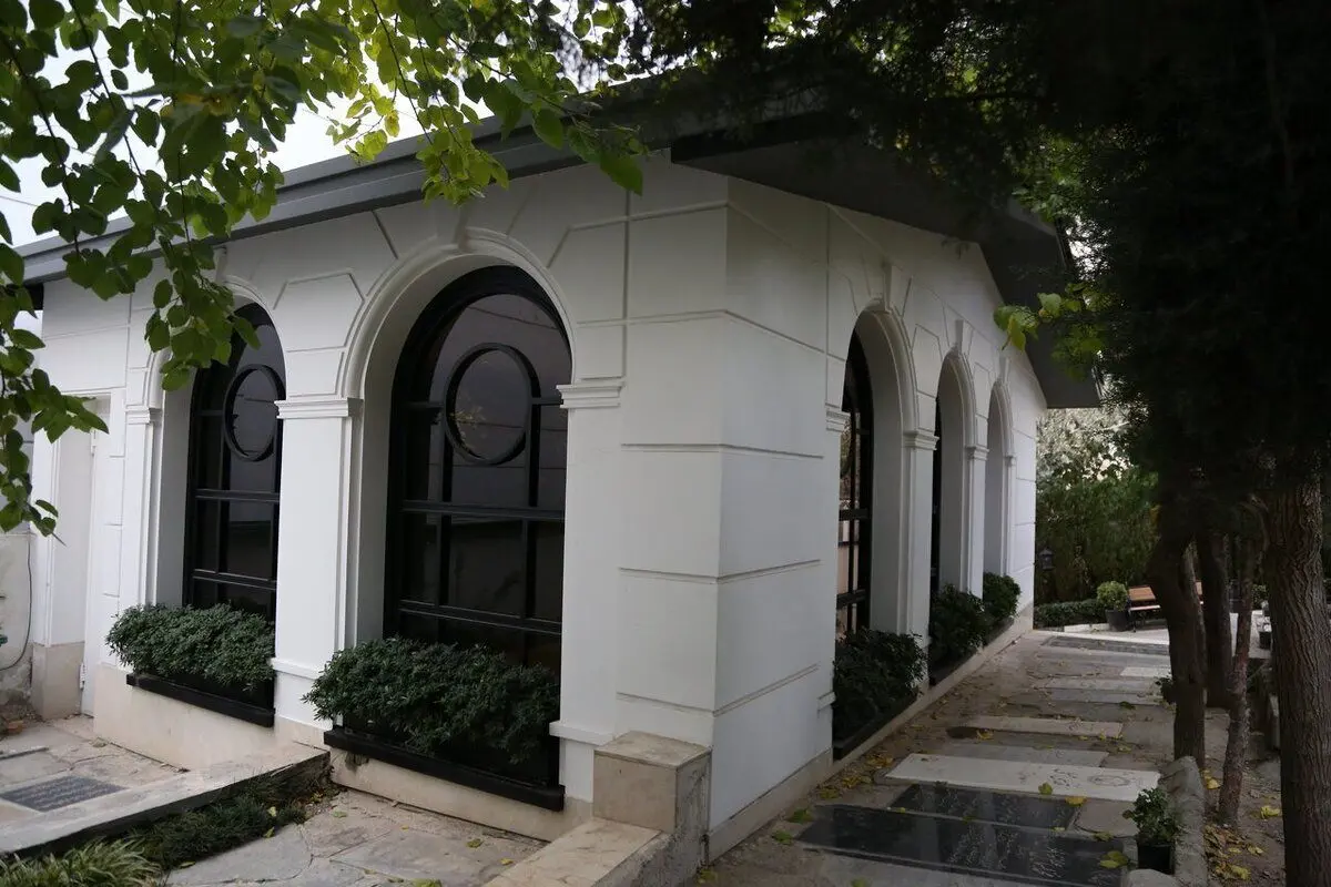 ماجرای فاتحه سرپایی در گران‌ترین قبرستان‌ ایران
