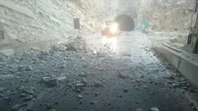 محور بندرعباس-حاجی‌آباد در پی ریزش تونل مسدود شد