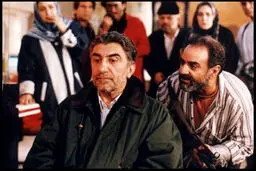  کدام صحنه به دستور رهبرشهید انقلاب به آژانس شیشه ای اضافه شد؟