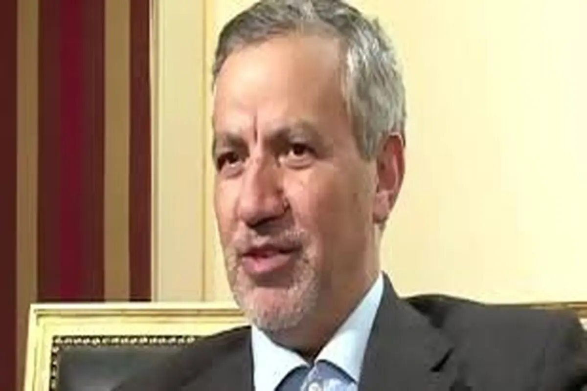 مهاجرانی: ظریف دست گل به آب داد؛ اول، ماجرای دیپلماسی و میدان، حالا هم بحث خستگی مردم و حاکمان